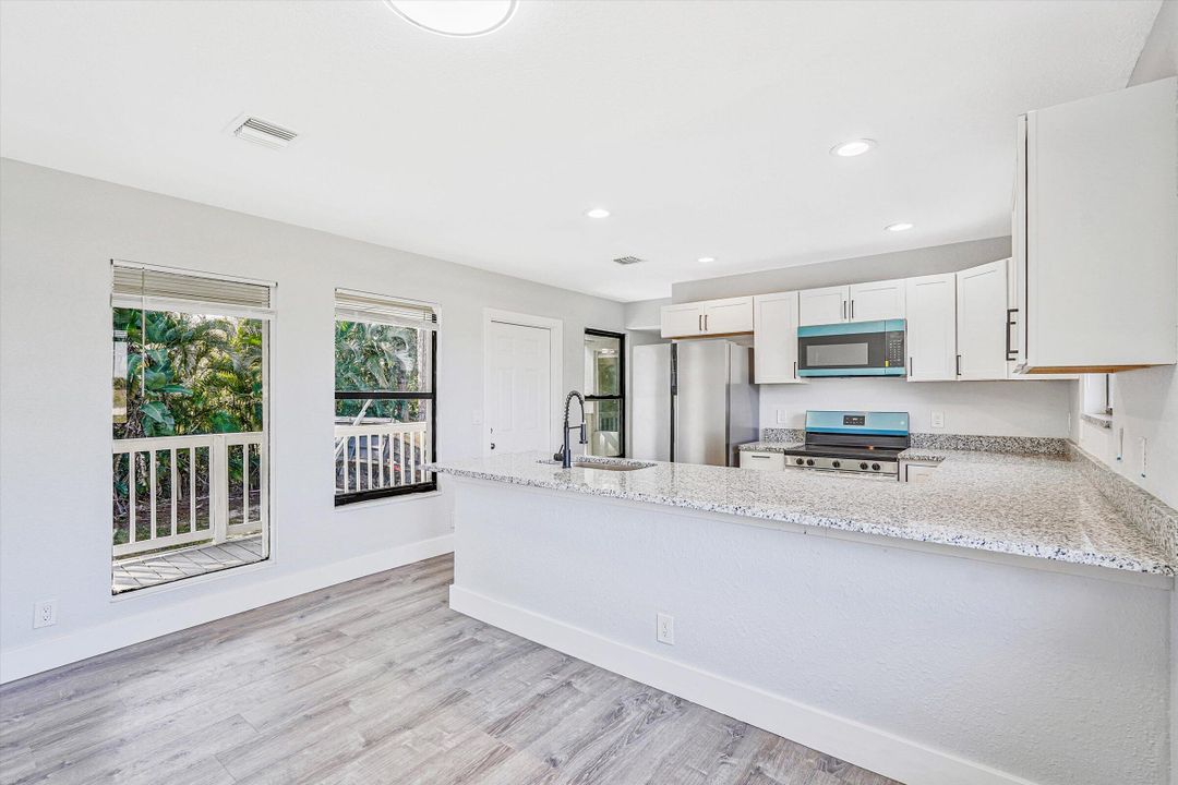 For Sale: $529,000 (3 beds, 2 baths, 1392 Square Feet)