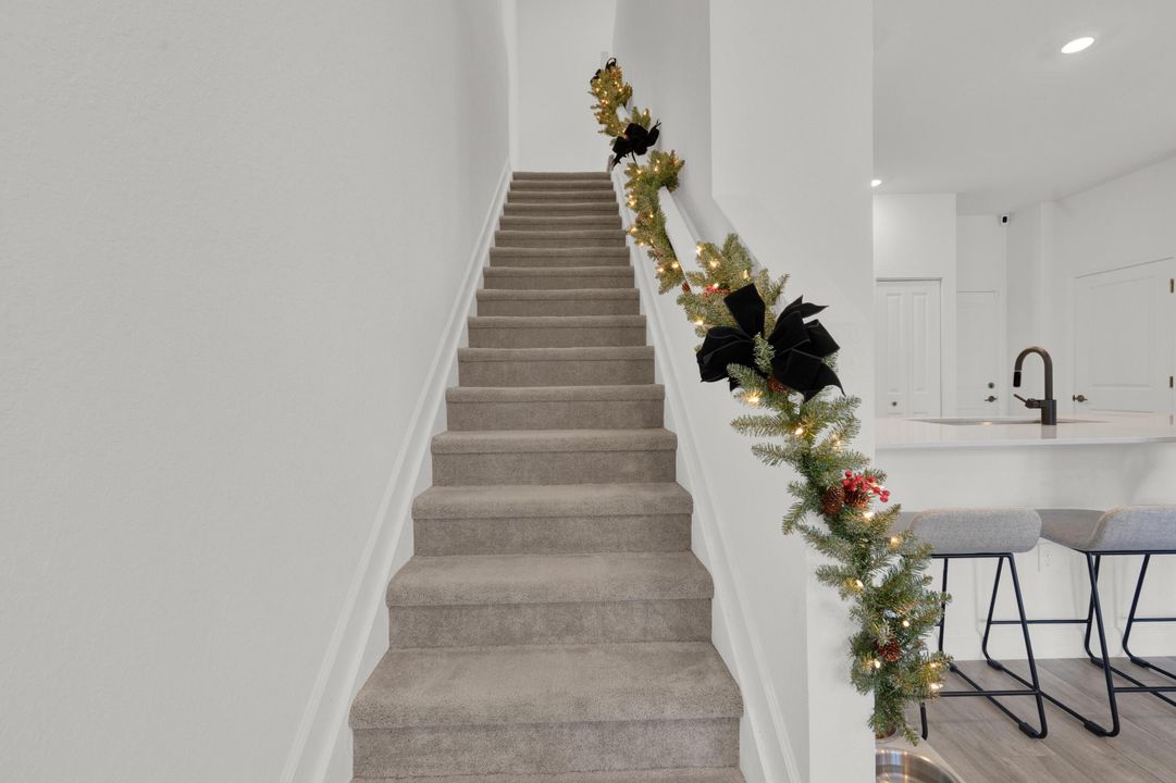 待售: $565,000 (4 贝兹, 2 浴室, 1750 平方英尺)