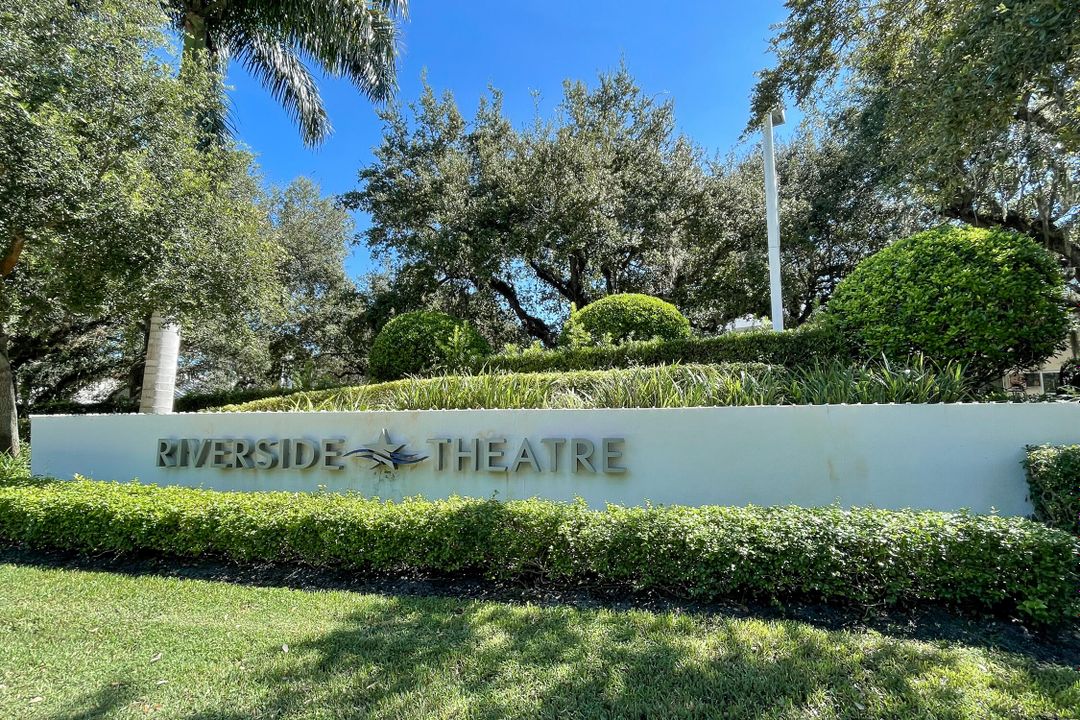 For Sale: $215,900 (2 beds, 2 baths, 1200 Square Feet)