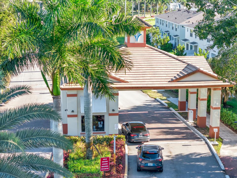 待售: $565,000 (4 贝兹, 2 浴室, 1750 平方英尺)