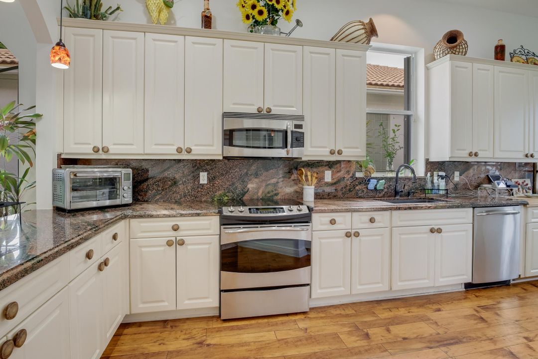 For Rent: $5,500 (3 beds, 2 baths, 2240 Square Feet)