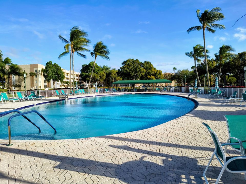 待售: $159,900 (2 贝兹, 2 浴室, 1215 平方英尺)