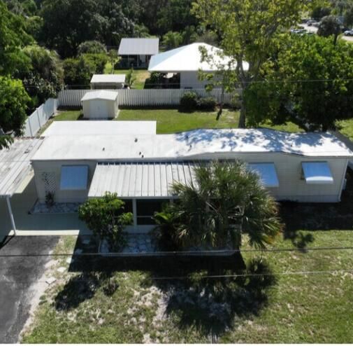 Active With Contract: $239,000 (3 beds, 1 baths, 872 Square Feet)