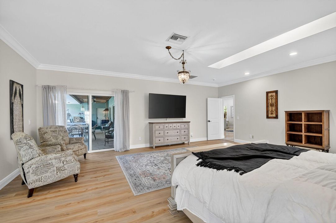 For Sale: $1,799,900 (5 beds, 4 baths, 4178 Square Feet)