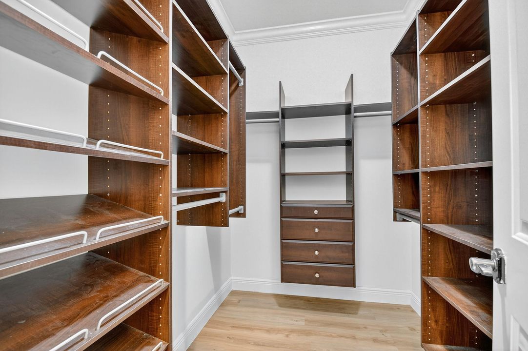 For Sale: $1,799,900 (5 beds, 4 baths, 4178 Square Feet)