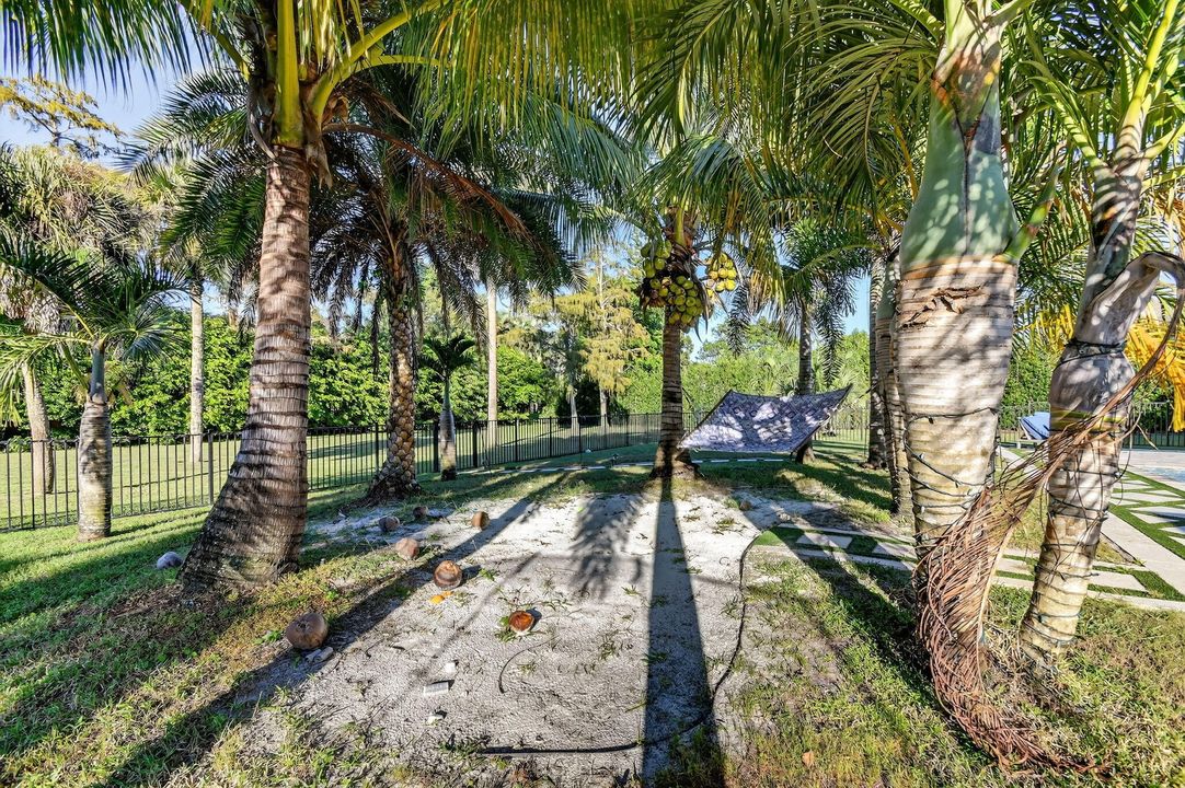 For Sale: $1,799,900 (5 beds, 4 baths, 4178 Square Feet)