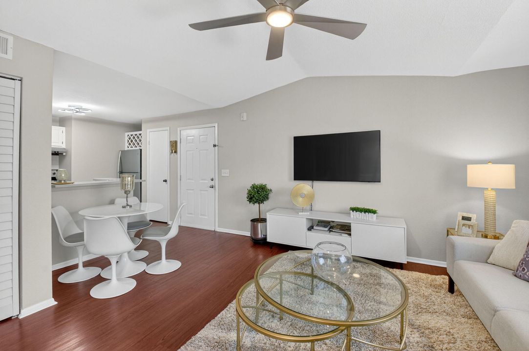 En Venta: $224,900 (1 camas, 1 baños, 586 Pies cuadrados)