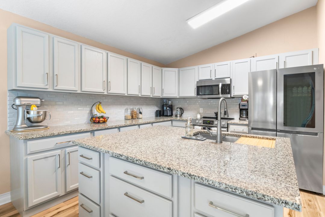 For Sale: $399,000 (3 beds, 2 baths, 1432 Square Feet)