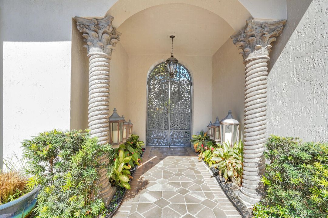 For Sale: $2,150,000 (5 beds, 4 baths, 4062 Square Feet)