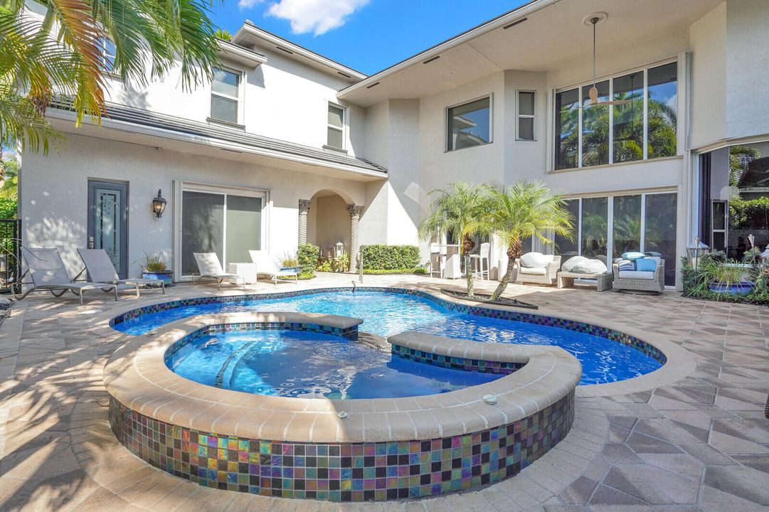 For Sale: $2,150,000 (5 beds, 4 baths, 4062 Square Feet)