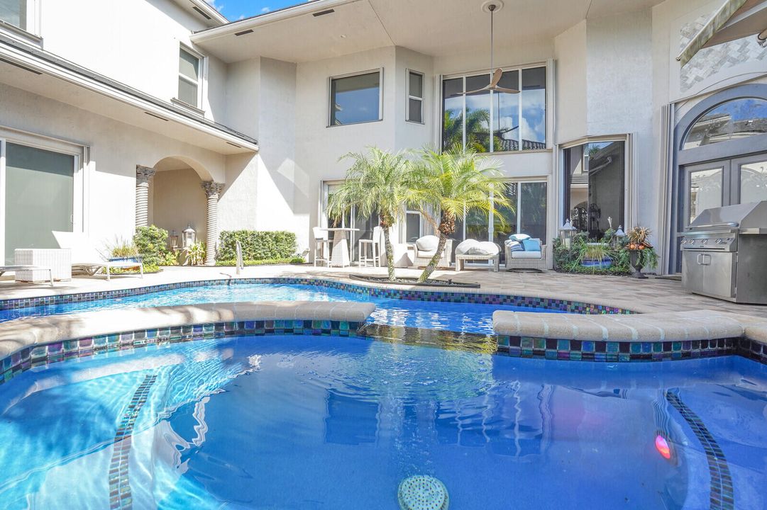 For Sale: $2,150,000 (5 beds, 4 baths, 4062 Square Feet)