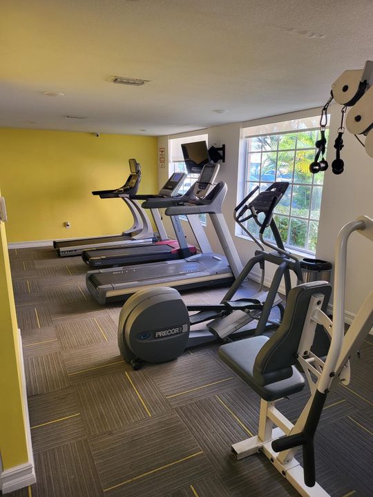 В аренду: $2,150 (2 спален, 2 ванн, 950 Квадратных фут)