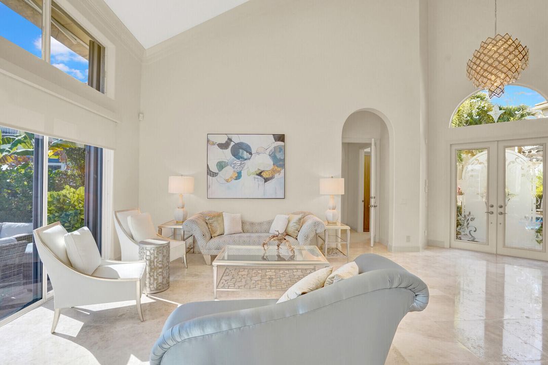 For Sale: $2,150,000 (5 beds, 4 baths, 4062 Square Feet)