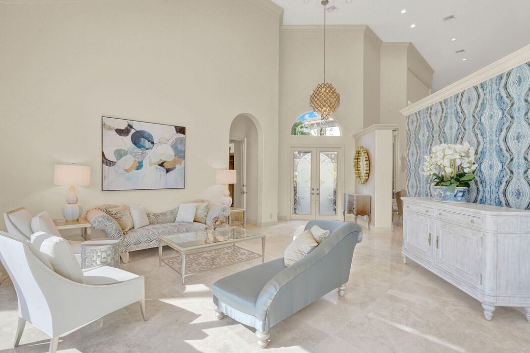 For Sale: $2,150,000 (5 beds, 4 baths, 4062 Square Feet)