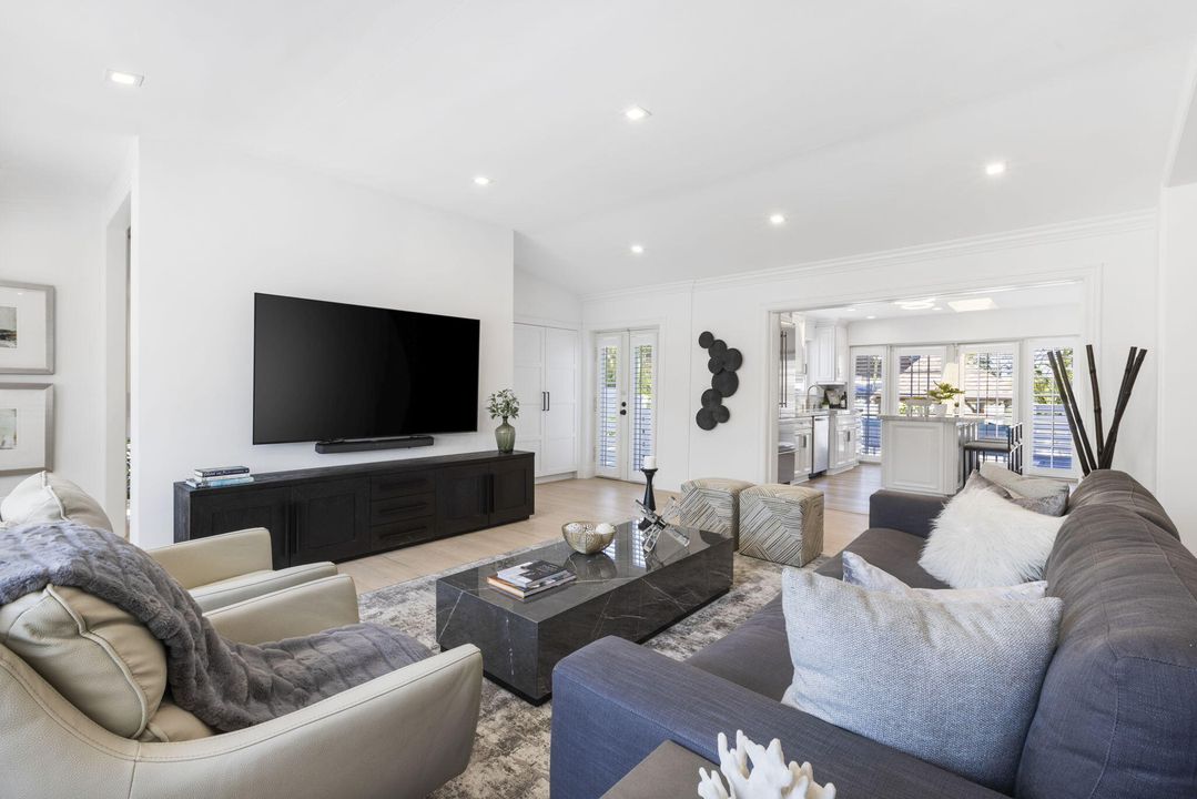 En Venta: $2,100,000 (5 camas, 3 baños, 2454 Pies cuadrados)