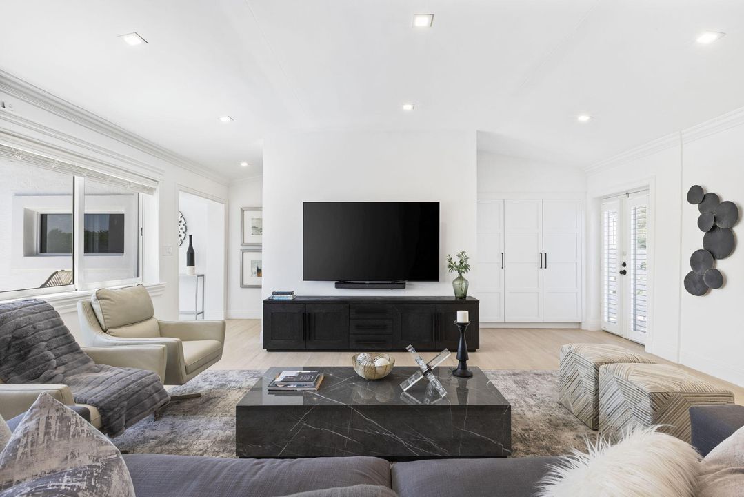 En Venta: $2,100,000 (5 camas, 3 baños, 2454 Pies cuadrados)