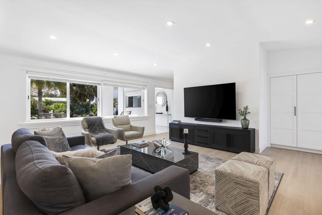 En Venta: $2,100,000 (5 camas, 3 baños, 2454 Pies cuadrados)