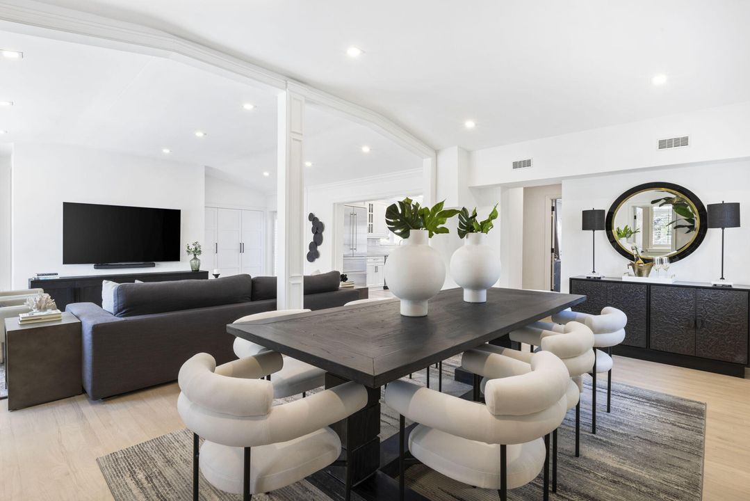 En Venta: $2,100,000 (5 camas, 3 baños, 2454 Pies cuadrados)