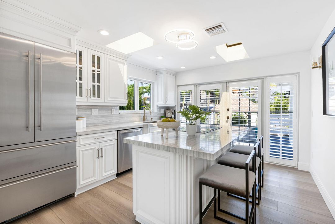 En Venta: $2,100,000 (5 camas, 3 baños, 2454 Pies cuadrados)