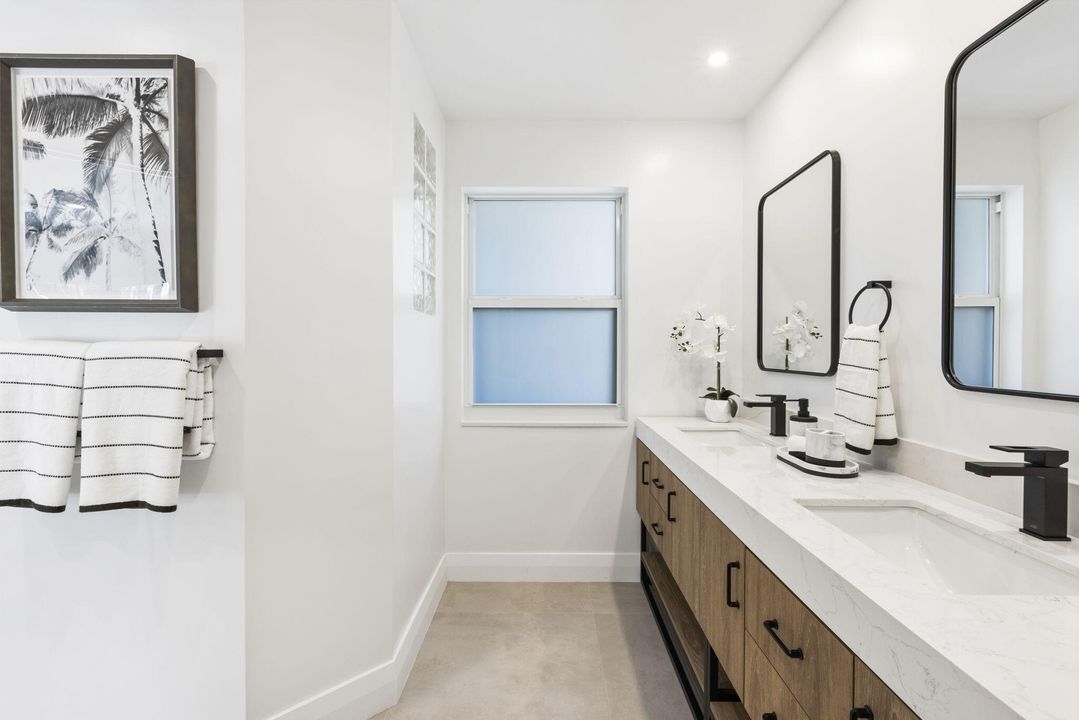 En Venta: $2,100,000 (5 camas, 3 baños, 2454 Pies cuadrados)