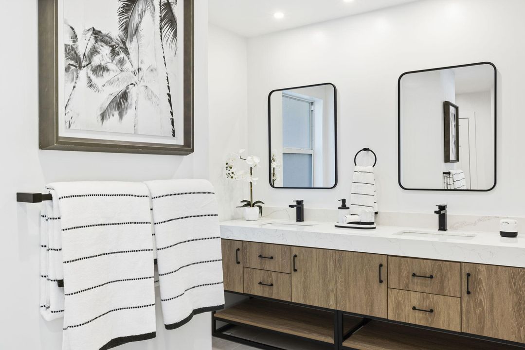 En Venta: $2,100,000 (5 camas, 3 baños, 2454 Pies cuadrados)