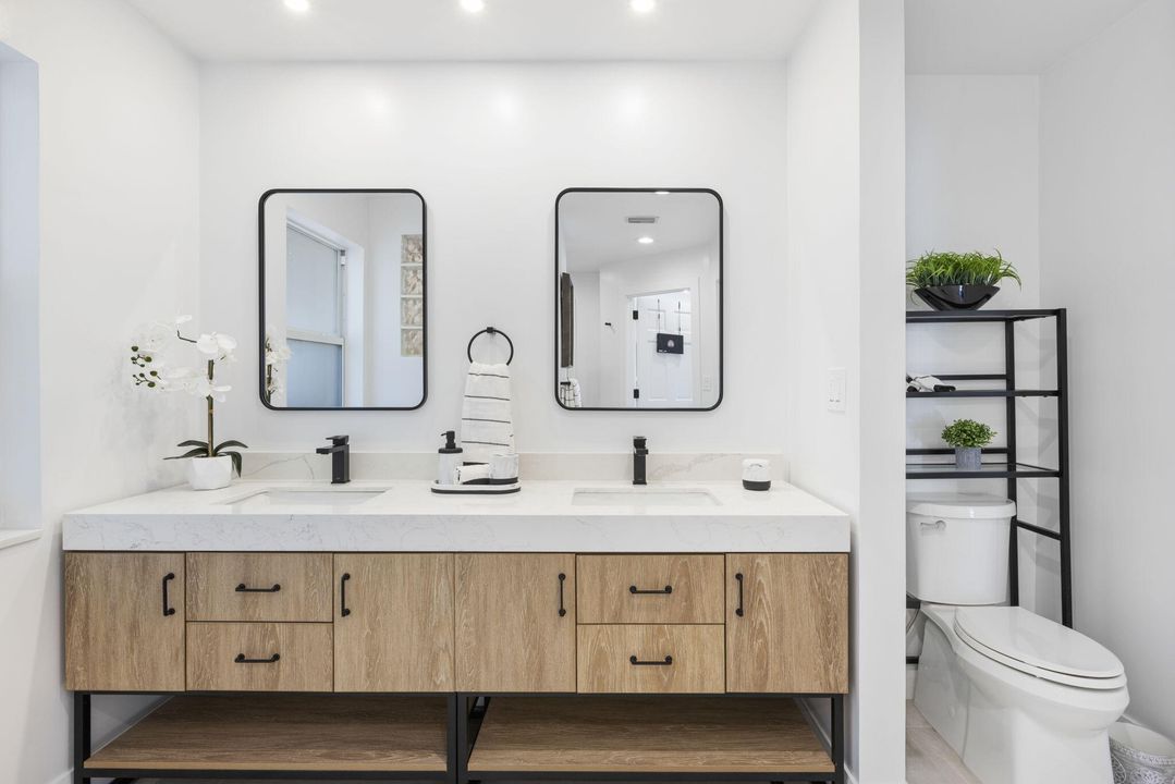 En Venta: $2,100,000 (5 camas, 3 baños, 2454 Pies cuadrados)