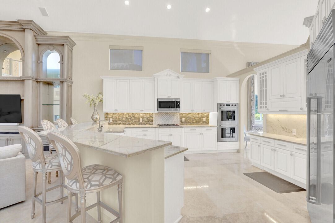 For Sale: $2,150,000 (5 beds, 4 baths, 4062 Square Feet)