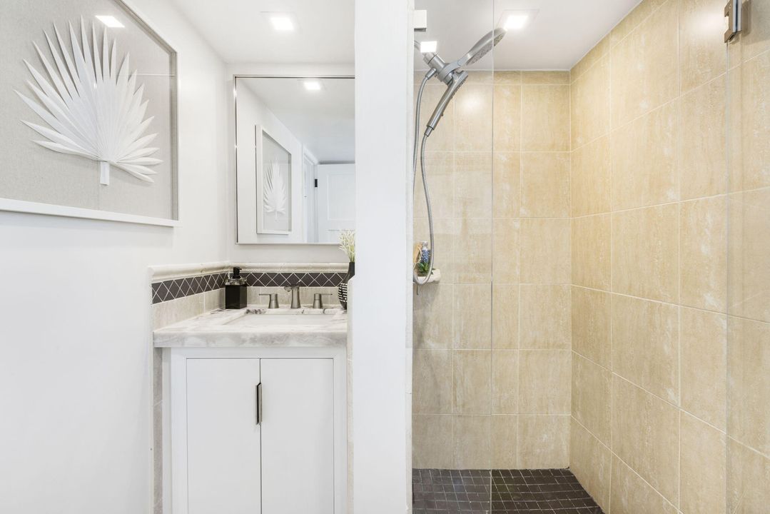 En Venta: $2,100,000 (5 camas, 3 baños, 2454 Pies cuadrados)