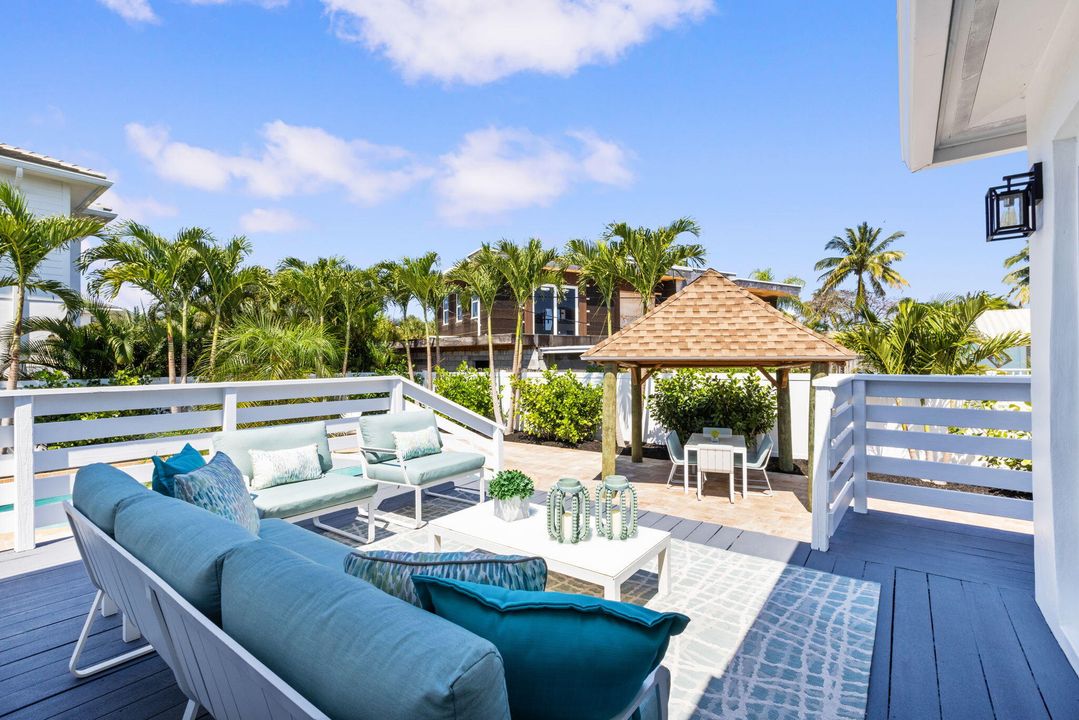 En Venta: $2,100,000 (5 camas, 3 baños, 2454 Pies cuadrados)