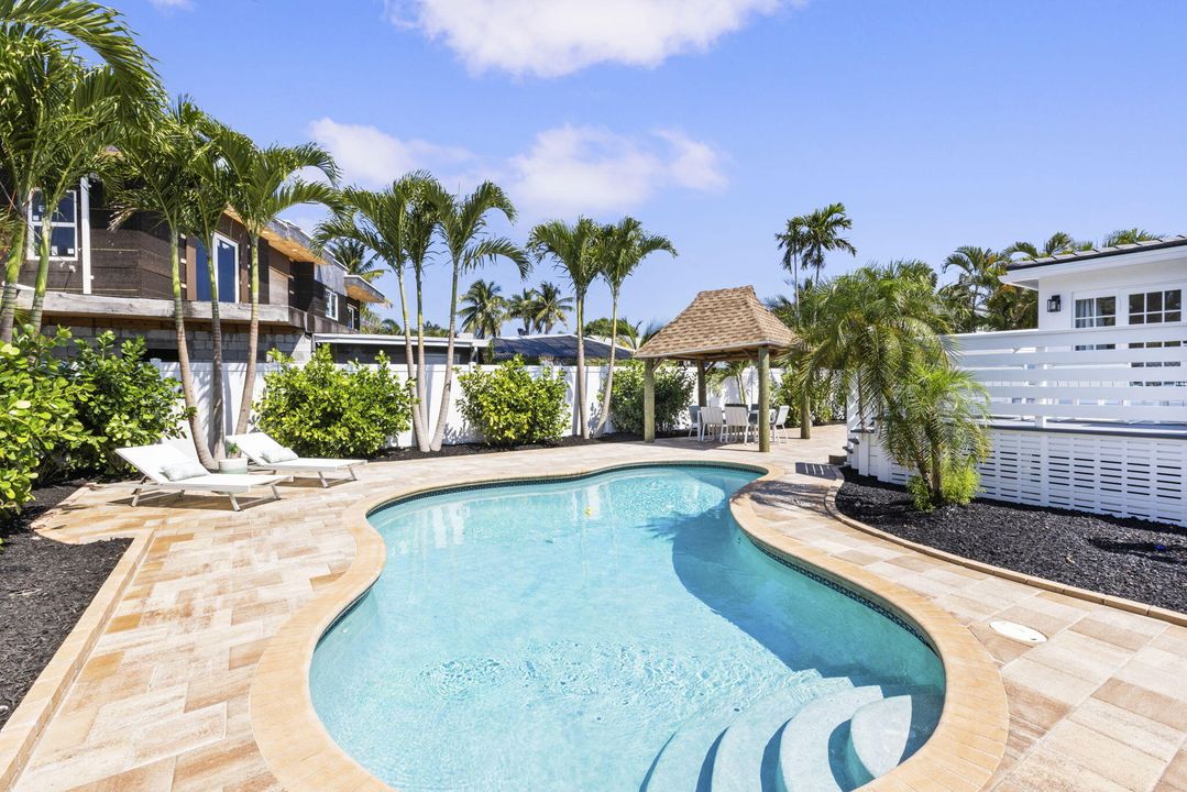 En Venta: $2,100,000 (5 camas, 3 baños, 2454 Pies cuadrados)