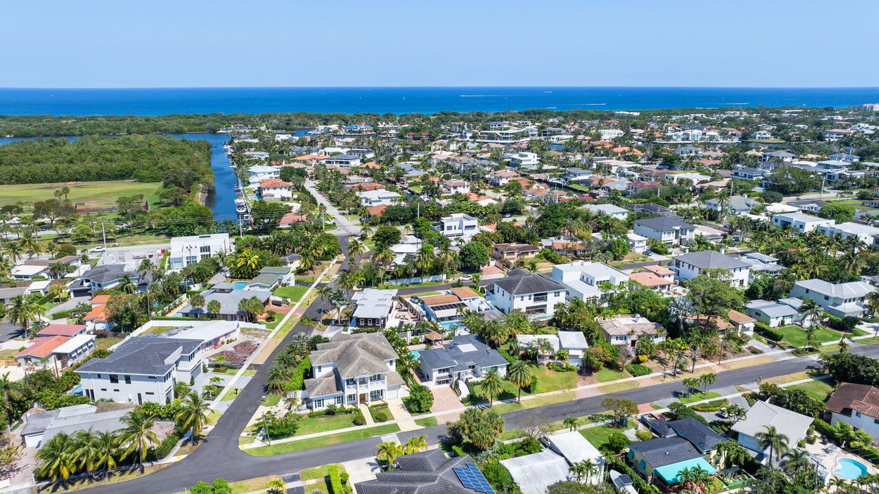 En Venta: $2,100,000 (5 camas, 3 baños, 2454 Pies cuadrados)