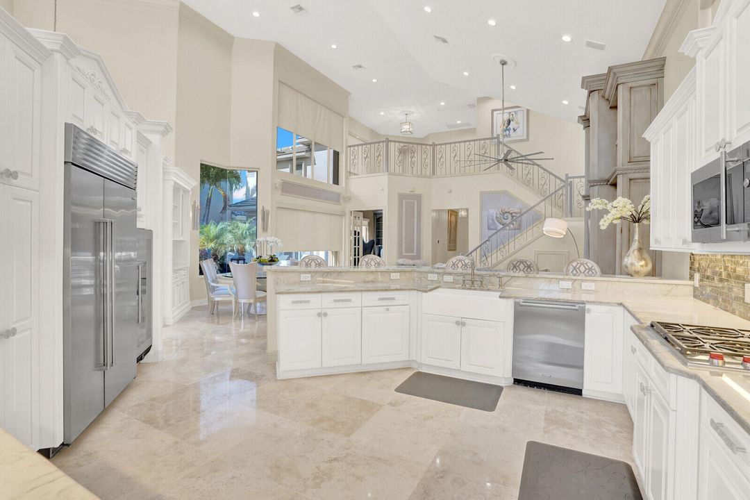 For Sale: $2,150,000 (5 beds, 4 baths, 4062 Square Feet)