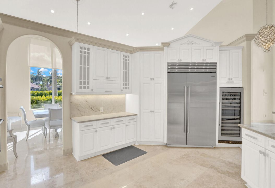 For Sale: $2,150,000 (5 beds, 4 baths, 4062 Square Feet)