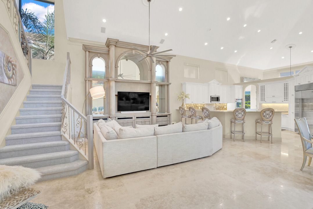 For Sale: $2,150,000 (5 beds, 4 baths, 4062 Square Feet)