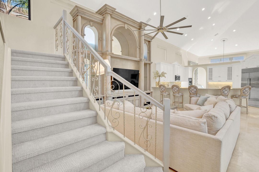 For Sale: $2,150,000 (5 beds, 4 baths, 4062 Square Feet)