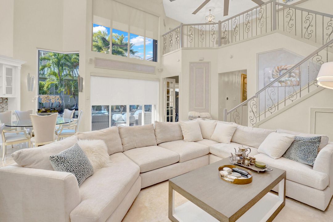 For Sale: $2,150,000 (5 beds, 4 baths, 4062 Square Feet)