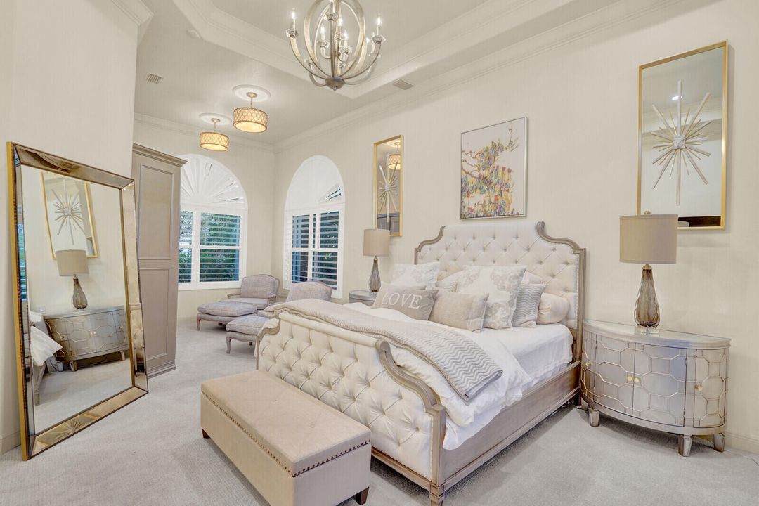 For Sale: $2,150,000 (5 beds, 4 baths, 4062 Square Feet)