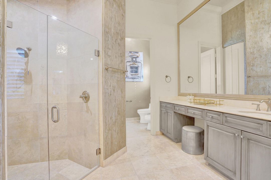 For Sale: $2,150,000 (5 beds, 4 baths, 4062 Square Feet)