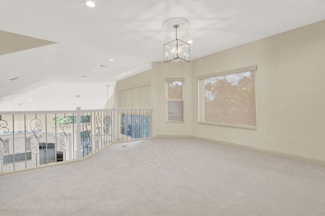 For Sale: $2,150,000 (5 beds, 4 baths, 4062 Square Feet)