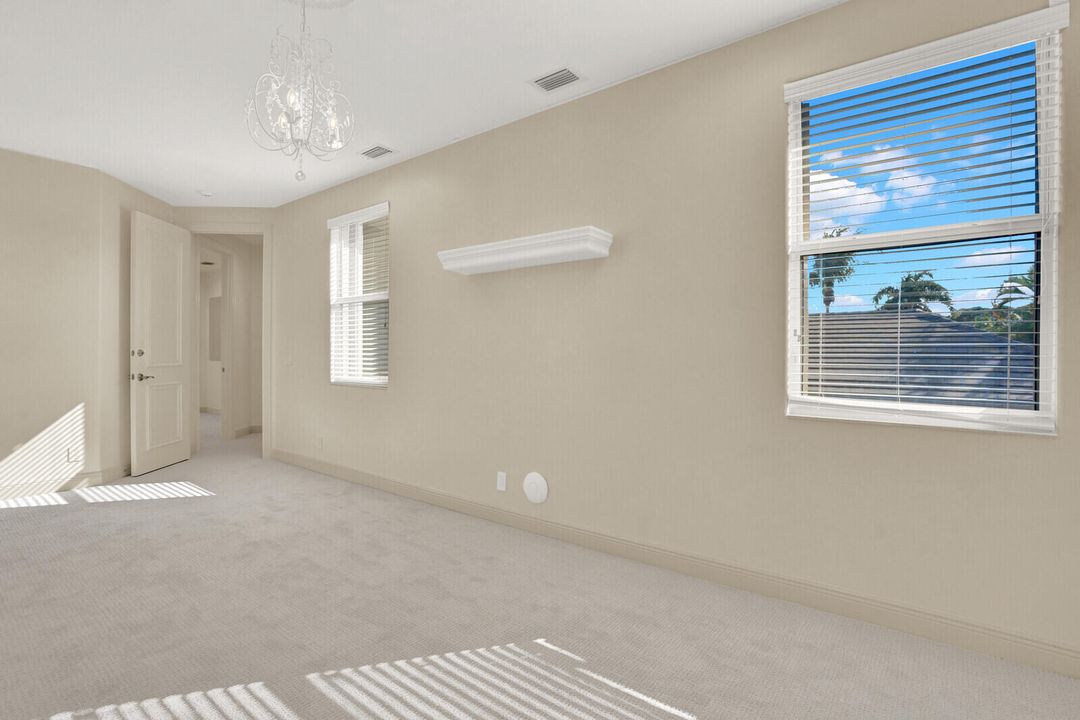 For Sale: $2,150,000 (5 beds, 4 baths, 4062 Square Feet)