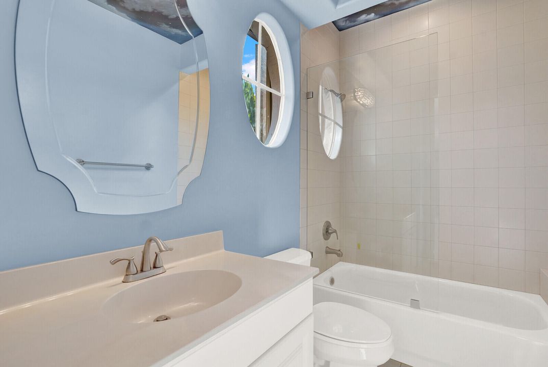 For Sale: $2,150,000 (5 beds, 4 baths, 4062 Square Feet)