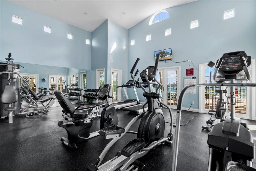 待售: $320,000 (2 贝兹, 2 浴室, 1111 平方英尺)