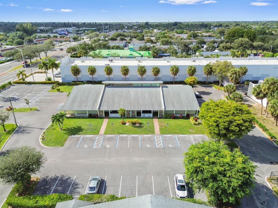 En Venta: $399,900 (0 camas, 0 baños, 1418 Pies cuadrados)