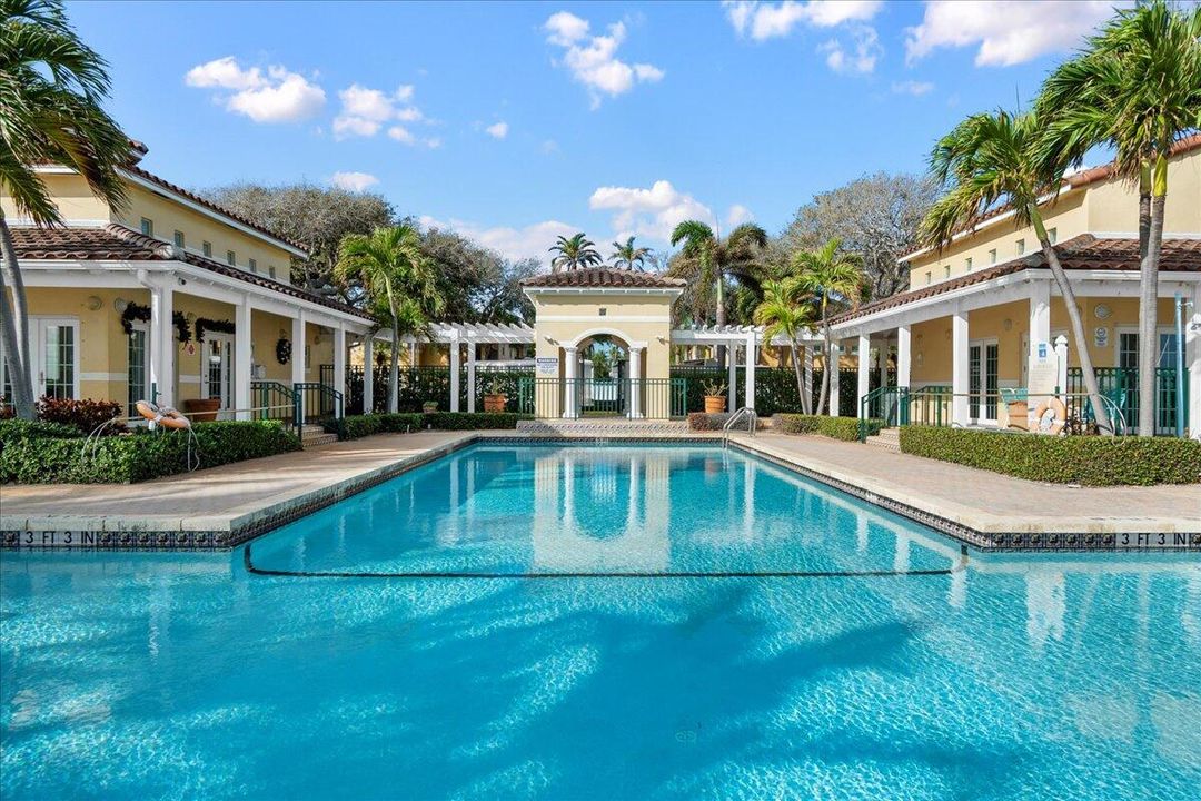 待售: $320,000 (2 贝兹, 2 浴室, 1111 平方英尺)