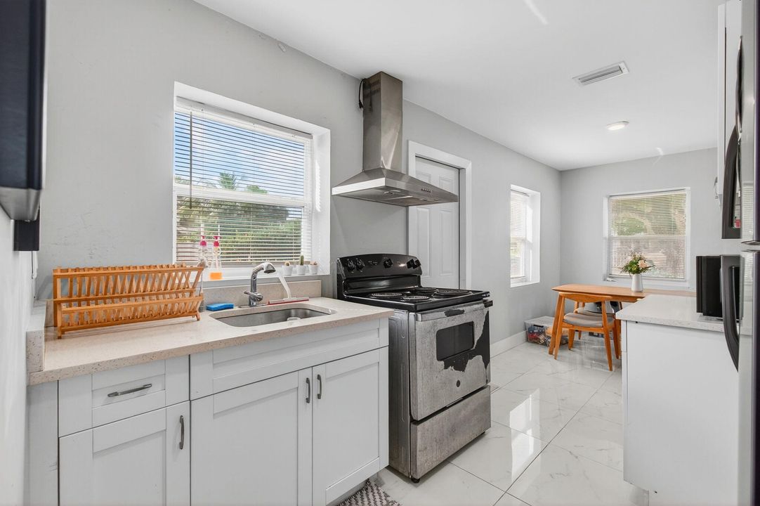 出租: $1,750 (1 贝兹, 1 浴室, 625 平方英尺)