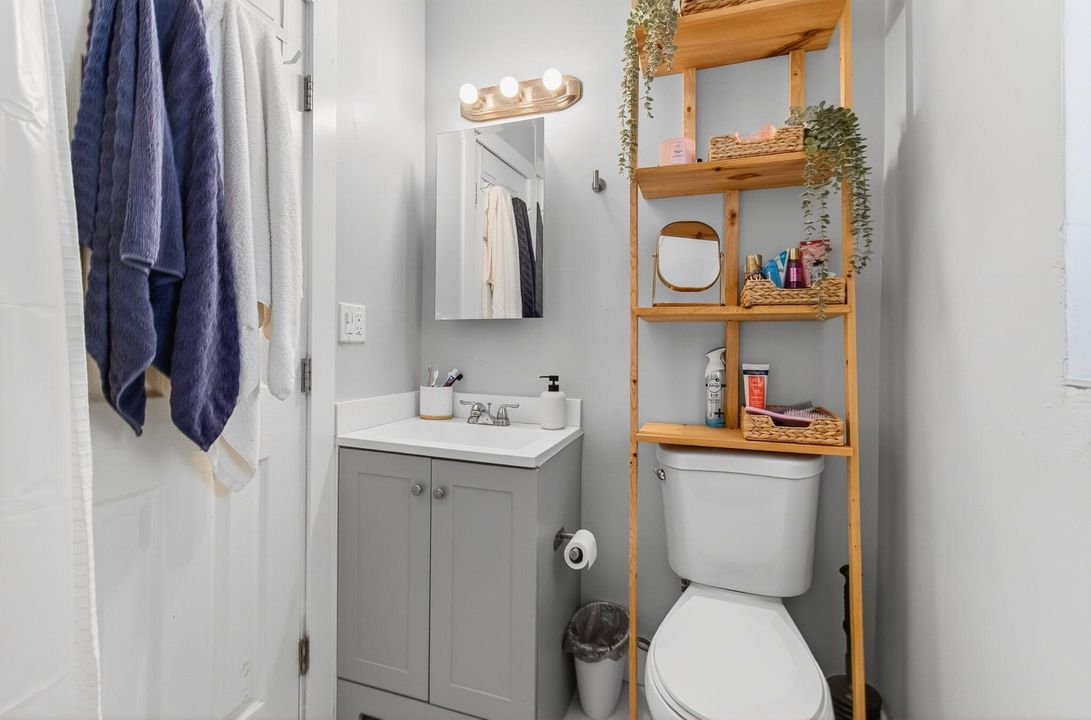 出租: $1,750 (1 贝兹, 1 浴室, 625 平方英尺)