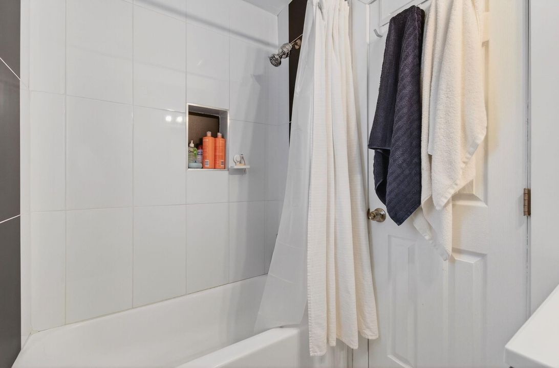 出租: $1,750 (1 贝兹, 1 浴室, 625 平方英尺)