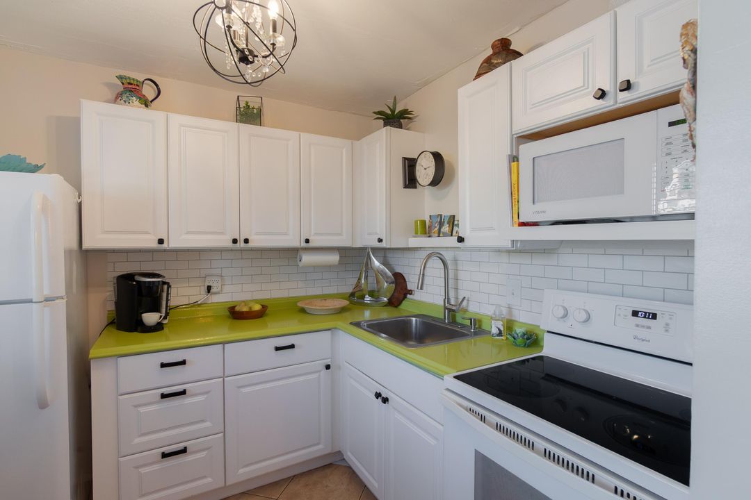 待售: $90,000 (1 贝兹, 1 浴室, 624 平方英尺)