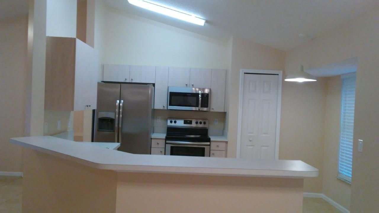 For Rent: $2,400 (3 beds, 2 baths, 1322 Square Feet)