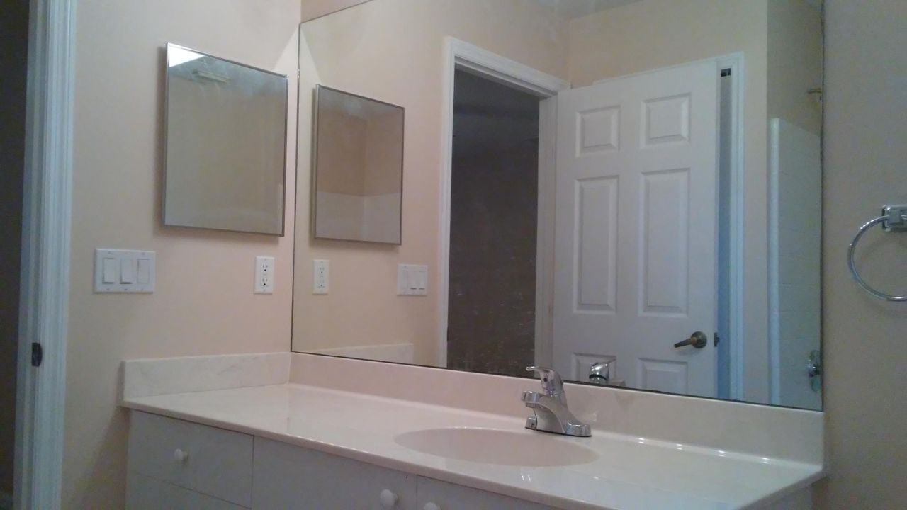 For Rent: $2,400 (3 beds, 2 baths, 1322 Square Feet)